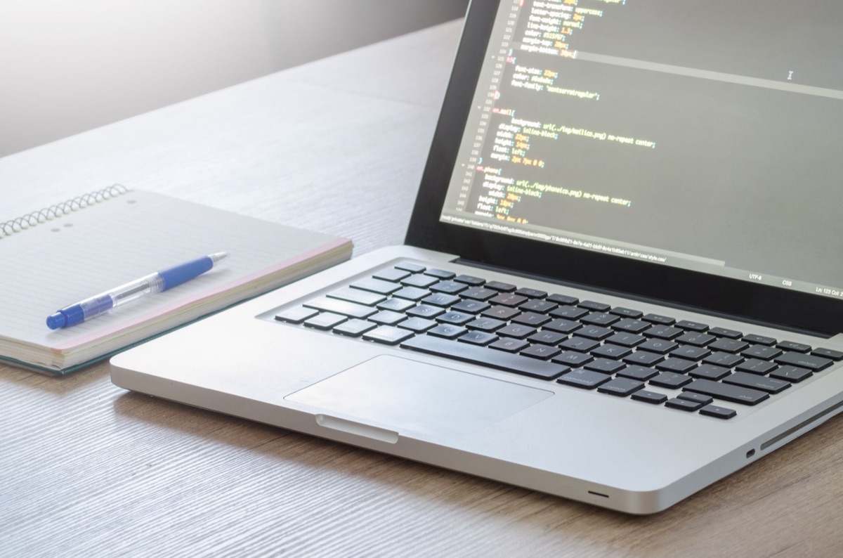 Code-Generierungsschnittstelle auf Laptop