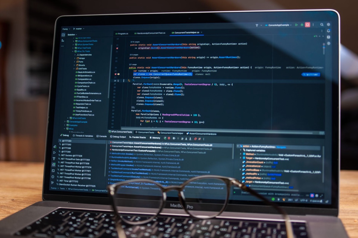 Ontwikkeling van een lokale LLM voor codegeneratie en -debugging