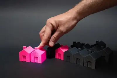 ¿Cuál es la diferencia entre modelos abiertos y cerrados?